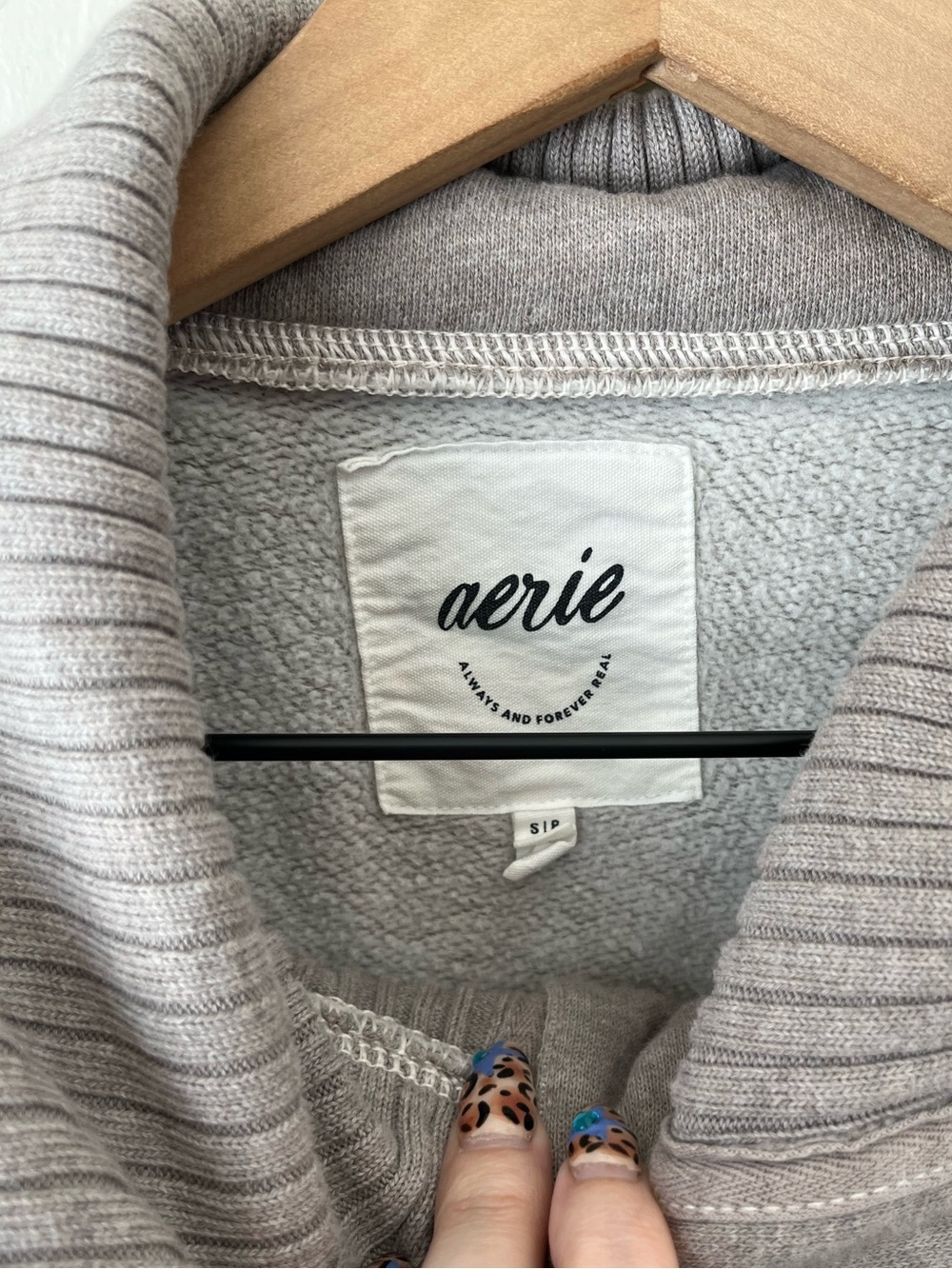 Aerie Best Button Sweatshirt Oversized Pullover Heathered Taupe Size Small - Picture 4 of 5
